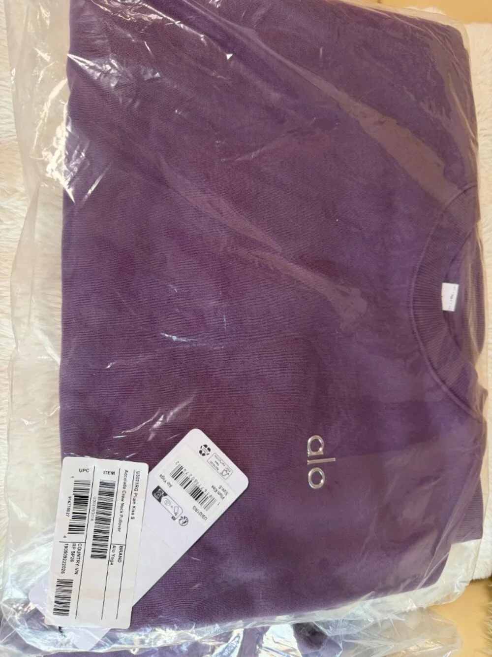 Alo Yoga Set Accolade Crew Neck Pullover And Short Limited Plum Kiss